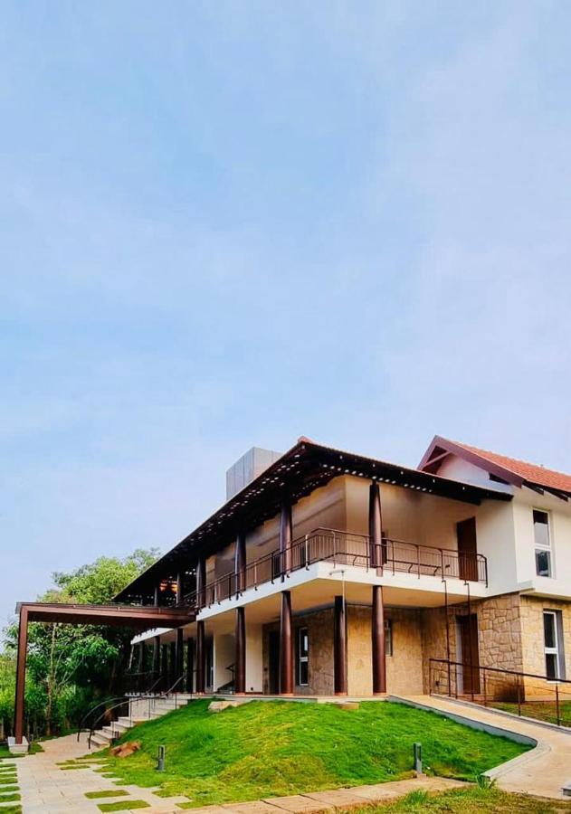 7 Heaven Villas&Resorts Chikmagalūr Exteriör bild