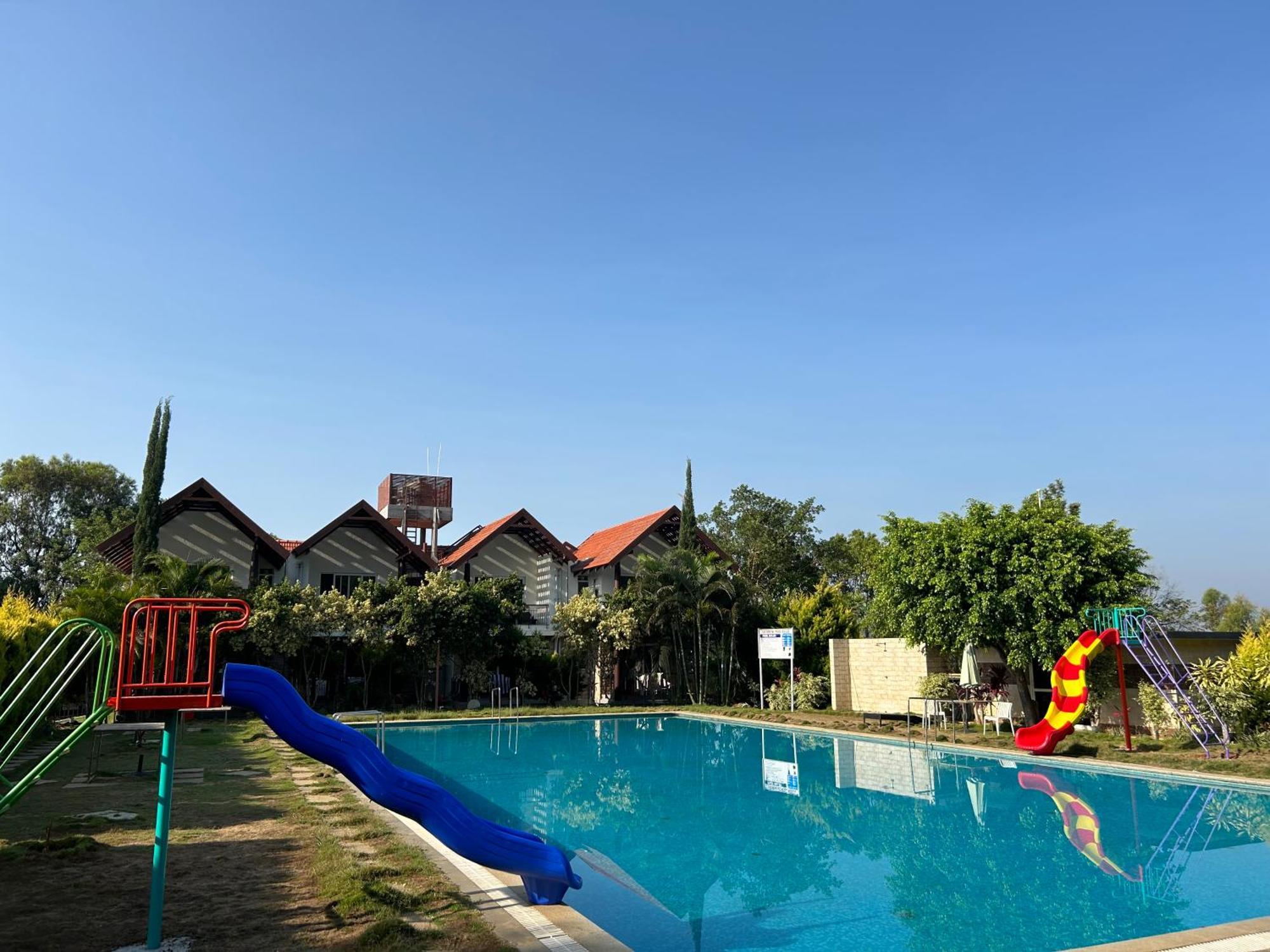 7 Heaven Villas&Resorts Chikmagalūr Exteriör bild