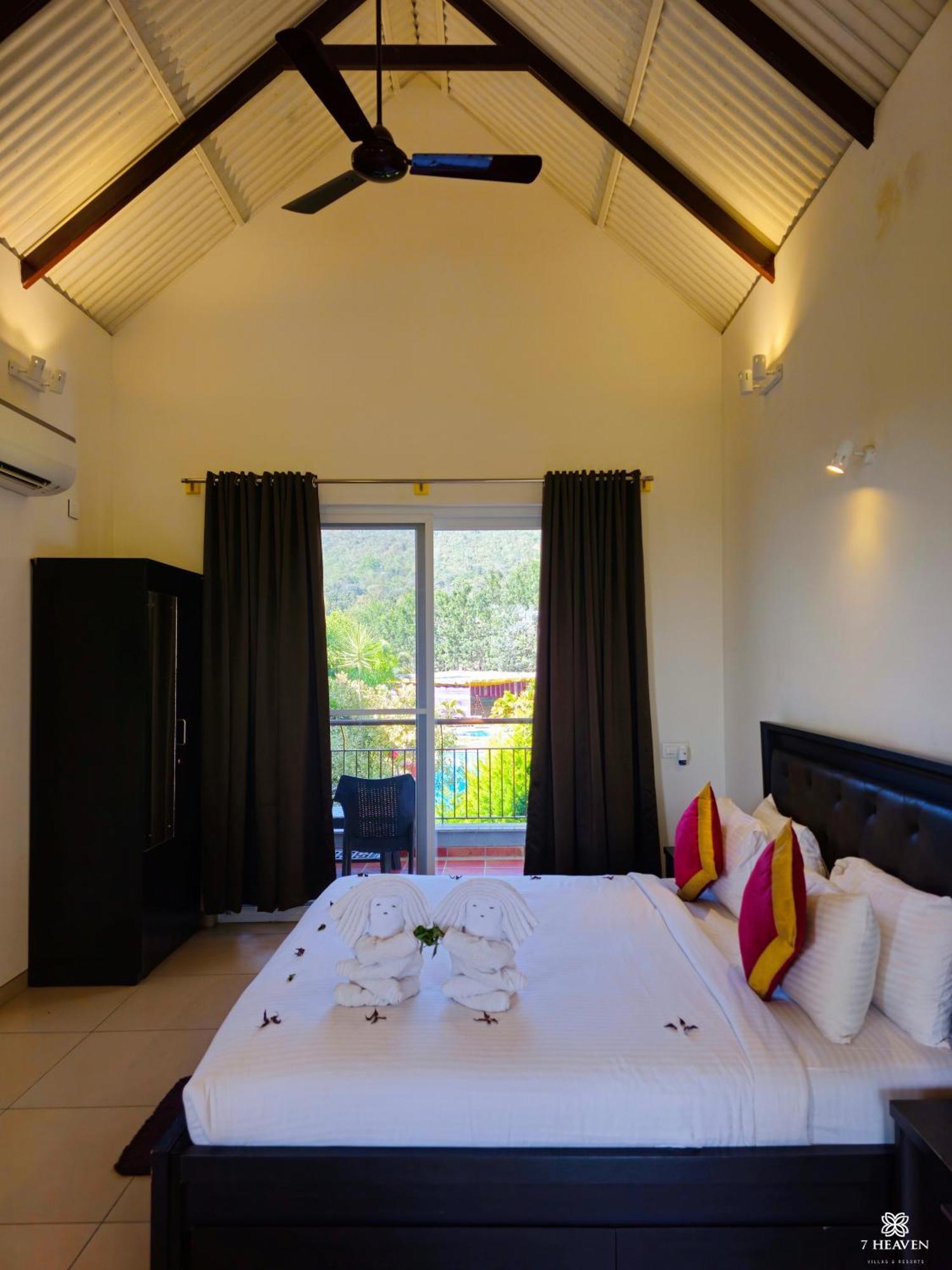 7 Heaven Villas&Resorts Chikmagalūr Exteriör bild